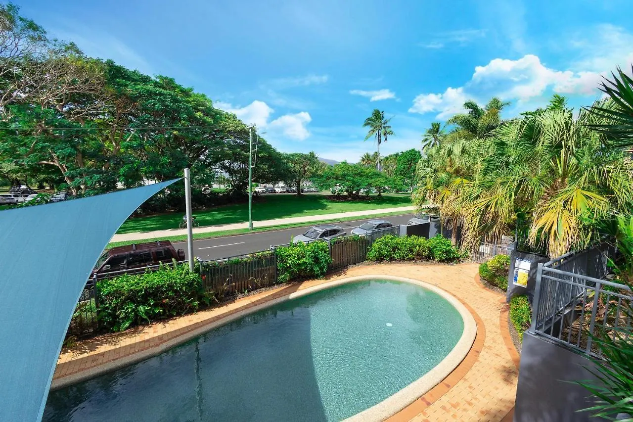Cairns Esplanade 2Br Waterfront Apartment Sleeps 6